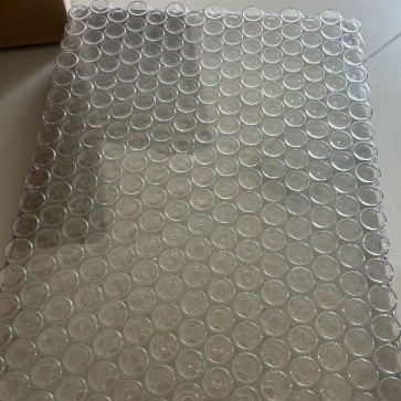 Kapak ve kapaklı 10 ml şeffaf cam şişeler