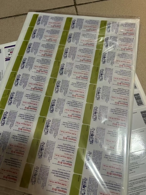 Özel B12 Vitamini Yapışkan Enjeksiyon Yağı Etiketleri 10ml Cam Şişe UV PRINITNG/cmyk printng